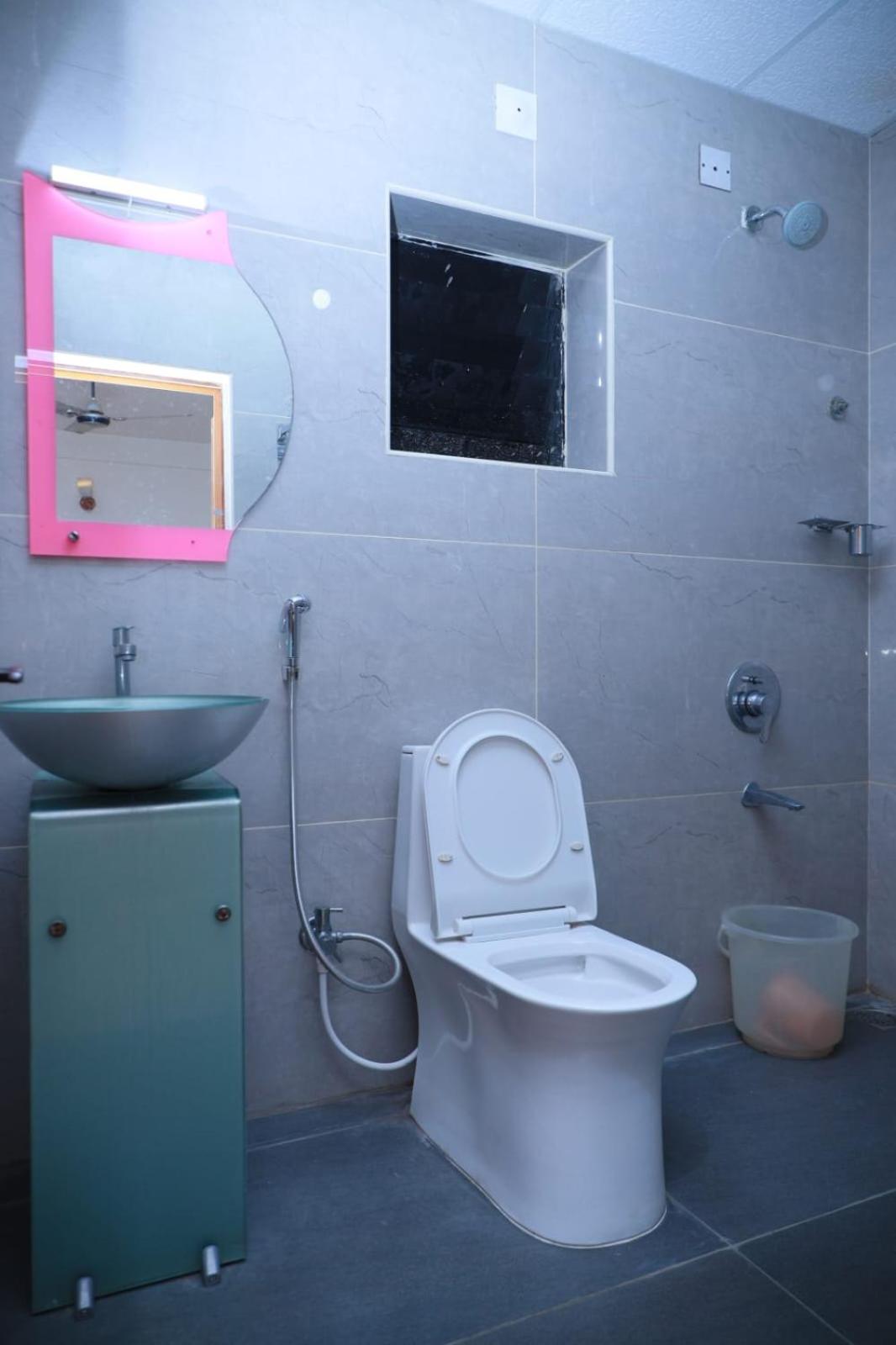 Hotel Tayas Trippapur Zewnętrze zdjęcie