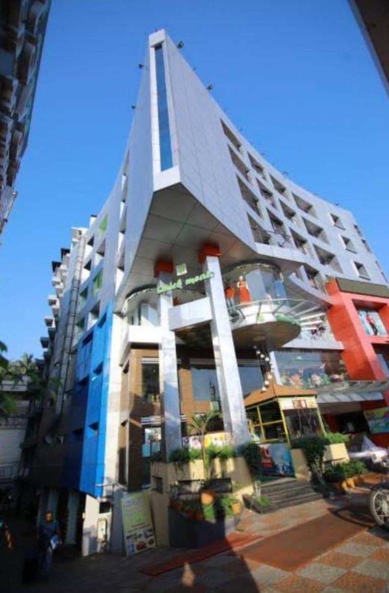 Hotel Tayas Trippapur Zewnętrze zdjęcie